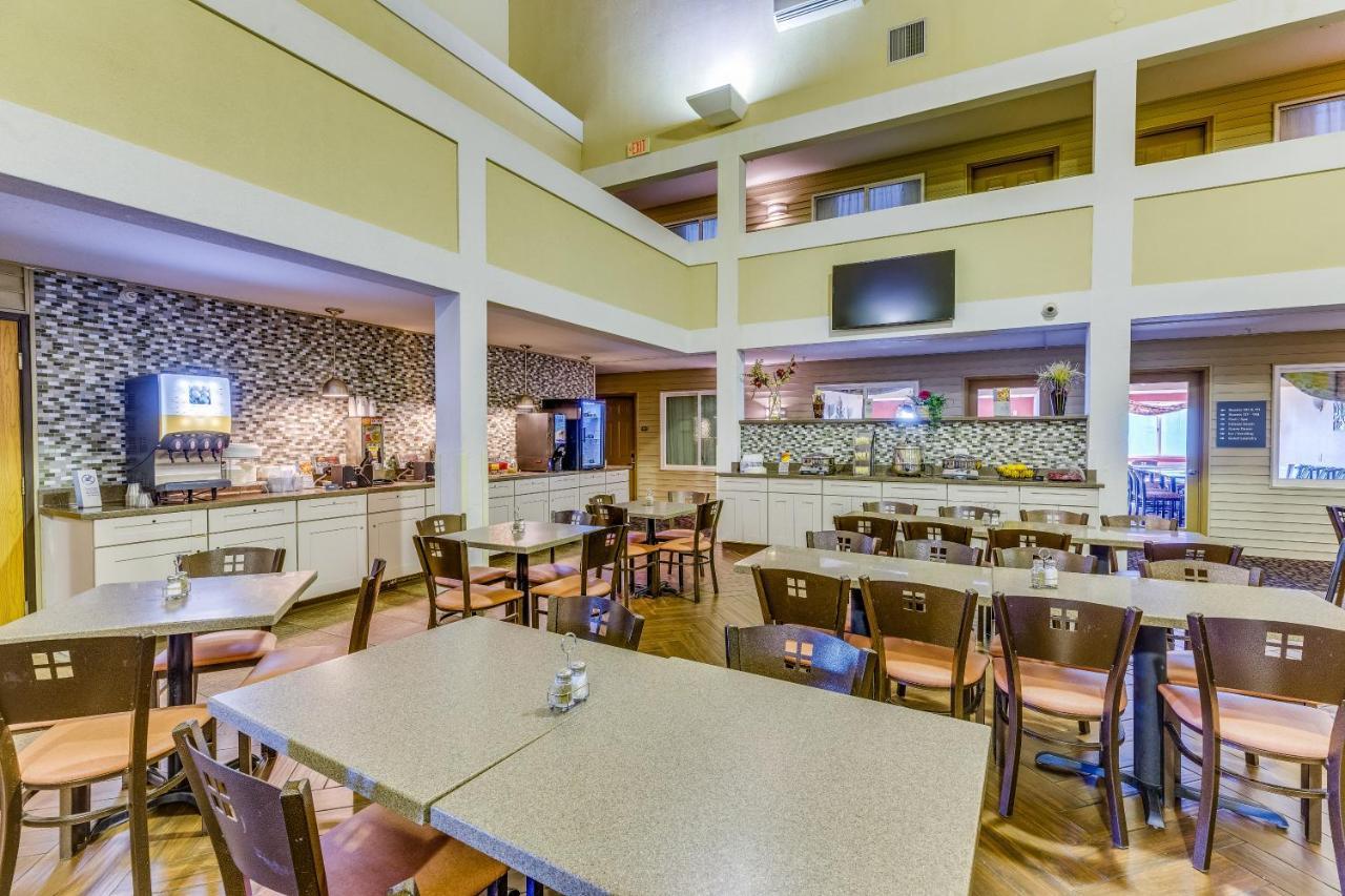 Best Western Lakewinds Ludington Extérieur photo