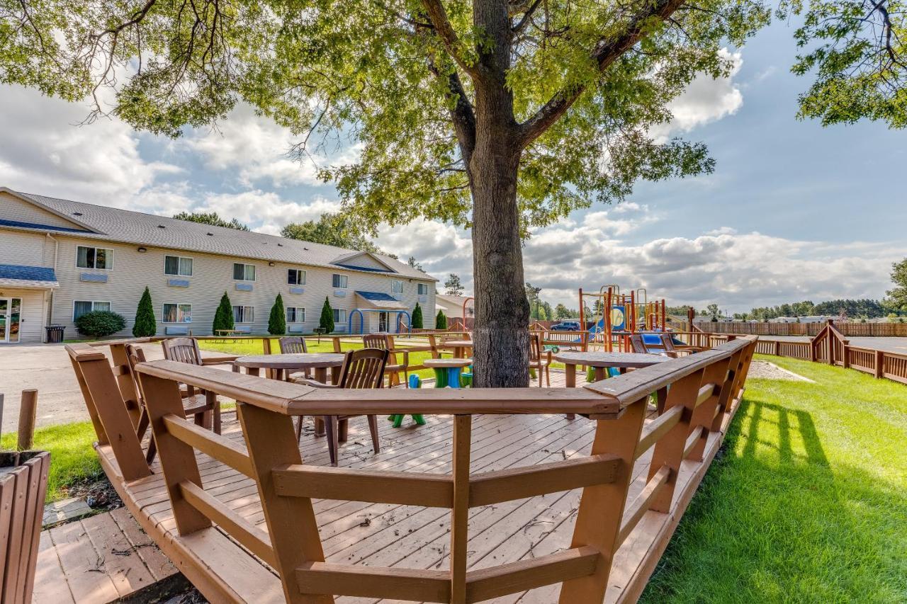 Best Western Lakewinds Ludington Extérieur photo